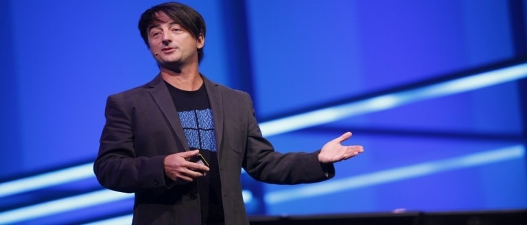 Chefão do Windows é flagrado com iPhone e gera polêmica