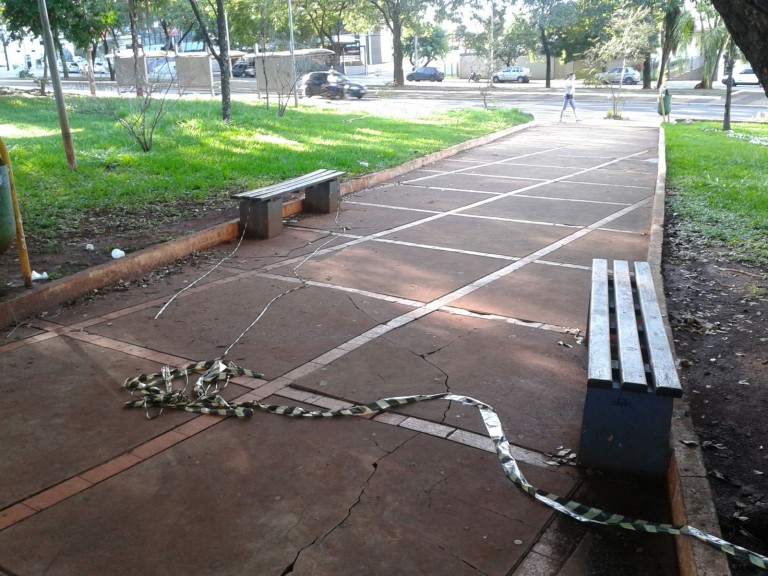 Jovem é morta degolada em praça no Centro da Capital