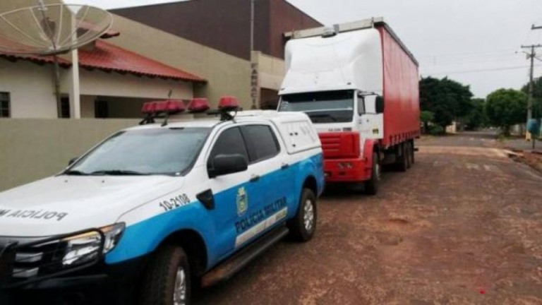 Polícia Militar em Mundo Novo recupera caminhão furtado em São Paulo