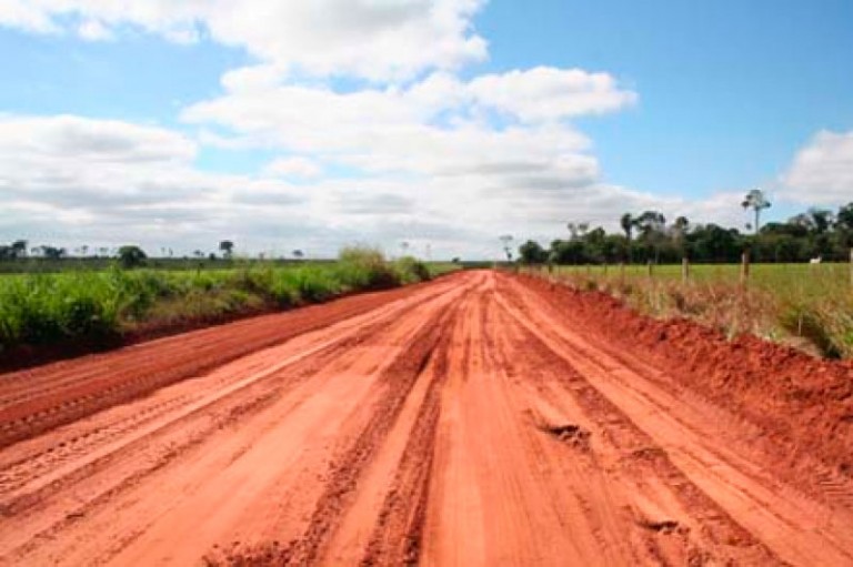 Idosa de 77 anos passa o dia bebendo e é encontrada morta em estrada vicinal – Edorado