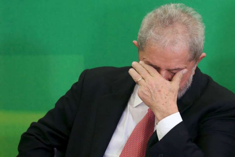 Amigos de Lula se dizem preocupados com ex-presidente