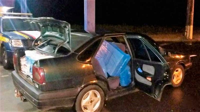 PRF detém duas pessoas por contrabando de cigarros na BR-163