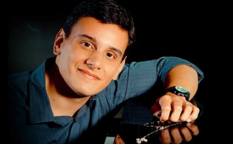 Pedro Siqueira, o Chico Xavier dos Católicos