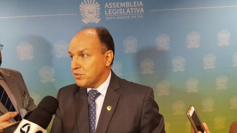 Para evitar confronto, Mochi busca apoio de Reinaldo na eleição da Assembleia