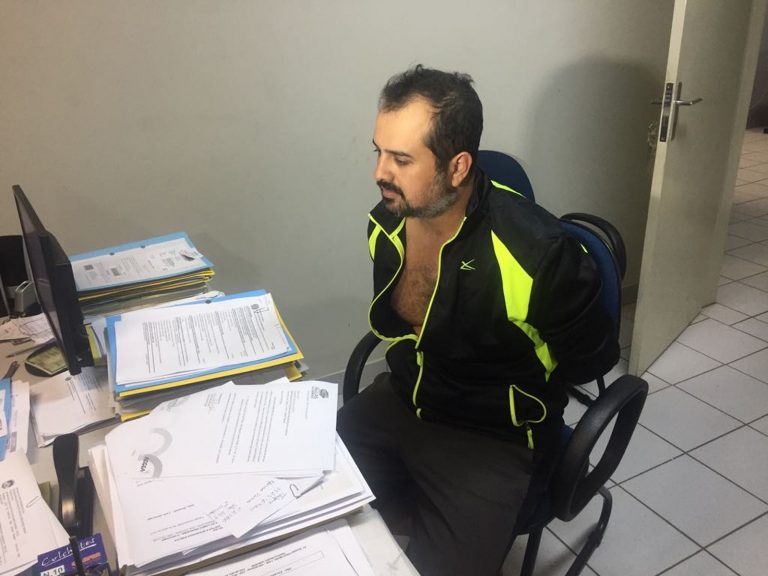 Falso médico envolvido na morte de paciente é preso após perseguição em MS