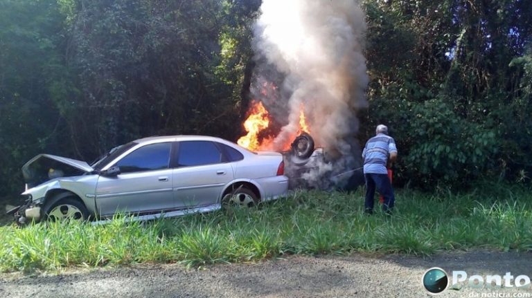 Idoso morre carbonizado em acidente no interior de Mercedes