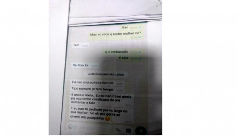 Mulher descobre conversa do marido com outra e divulga conteúdo
