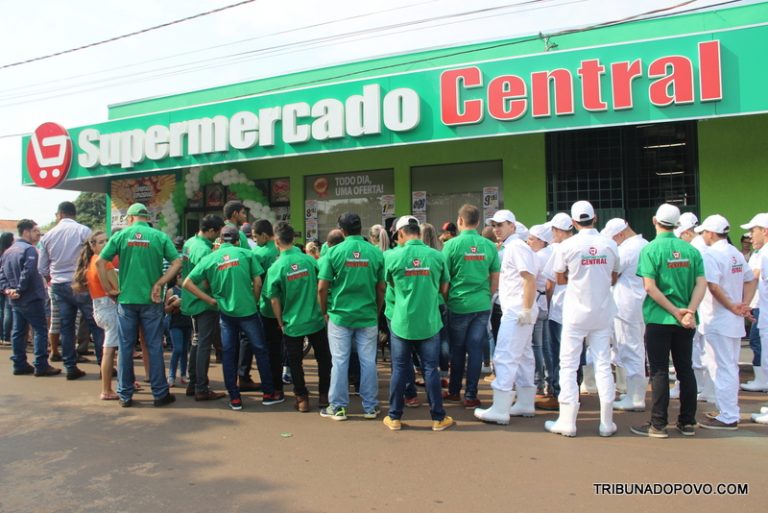 Supermercado Central inaugura com grande público