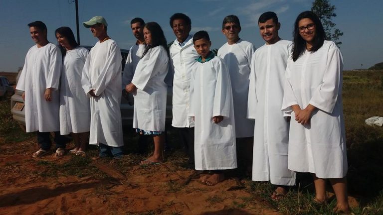O BATISMO NAS ÁGUAS É UMA ORDEM EXPRESSA DE JESUS