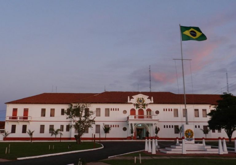 Sargento do Exército morre 15 dias depois de ser mordido no rosto por cachorro