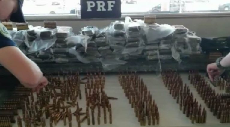 Carro com mais de 11 mil munições foi apreendido em Guaíra pela PRF
