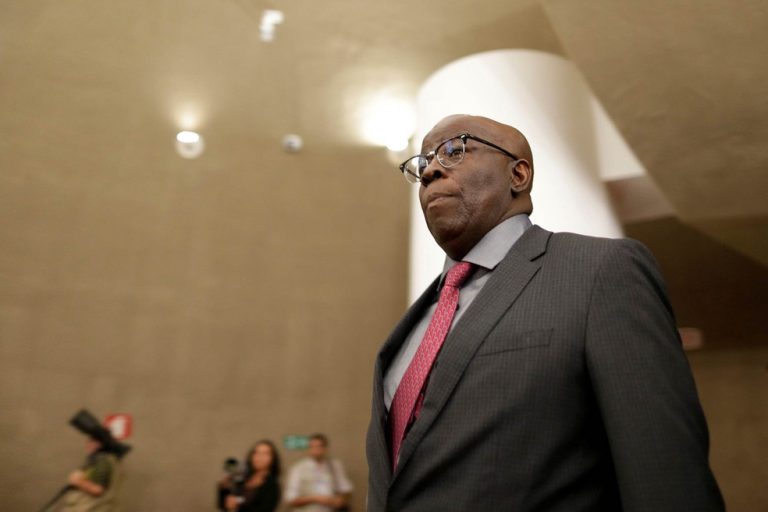 Joaquim Barbosa anuncia que não será candidato à Presidência