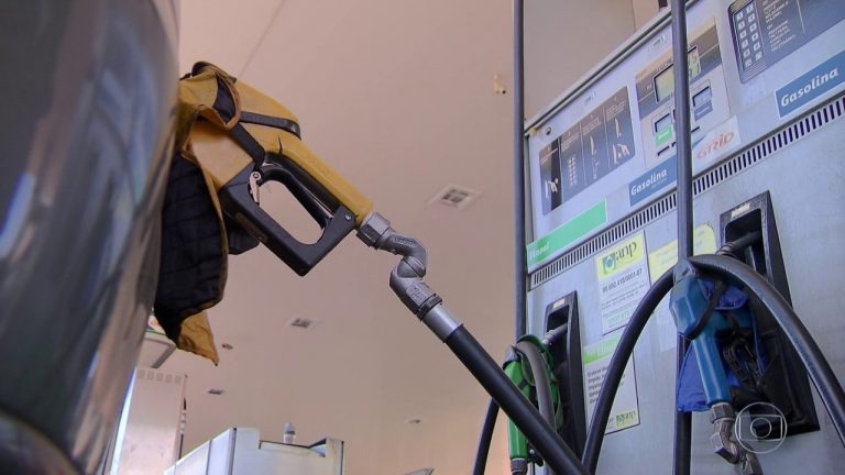 Após 2 altas seguidas, Petrobras anuncia redução de 0,68% no preço da gasolina nas refinarias