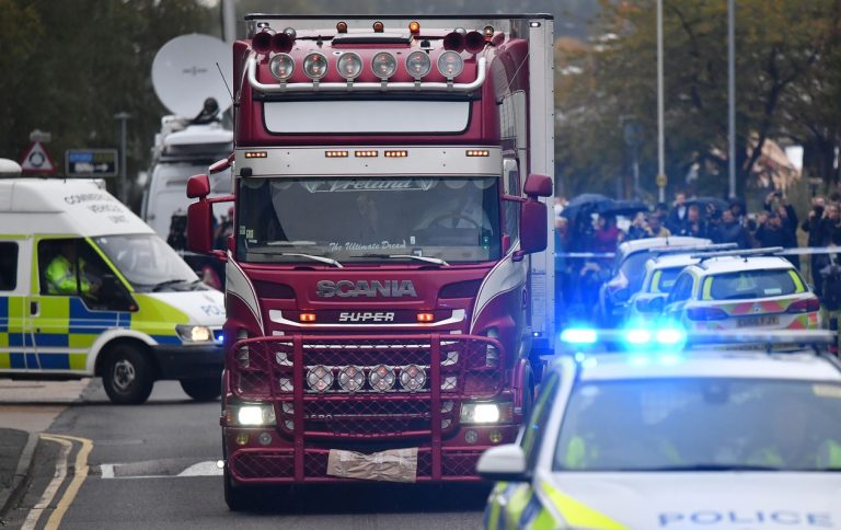 39 corpos encontrados em caminhão na Inglaterra eram de chineses