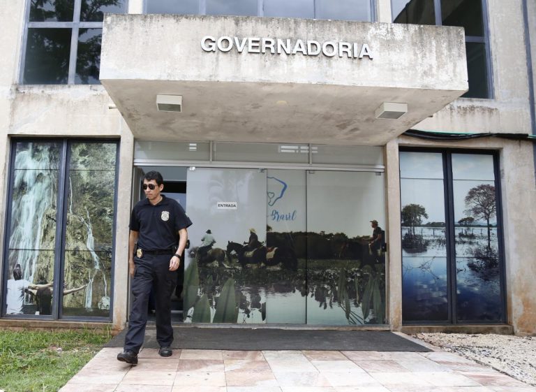 Servidores estaduais recebem salário dia 3 e 13º dia 18 de dezembro em MS