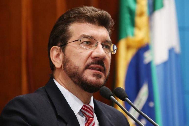 Deputado estadual Pedro Kemp cai em blitz, se recusa a fazer bafômetro e tem CNH apreendida
