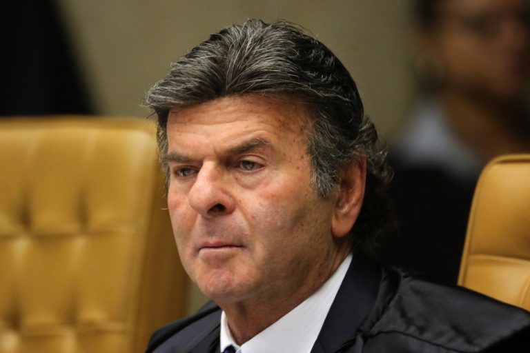 Ministro Luiz Fux suspende juiz de garantias por tempo indeterminado