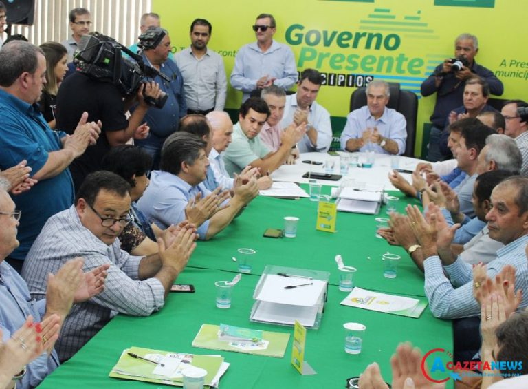 Reinaldo Azambuja pacote de obras bilionário para os municípios