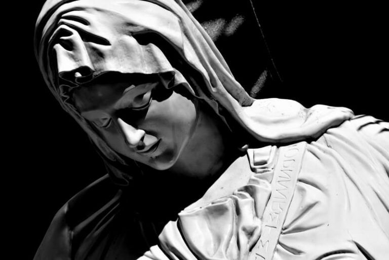 Maria de Nazaré, a bem-aventurada mãe de Jesus