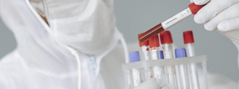 USP desenvolve vacina contra covid-19 aplicada por spray nasal