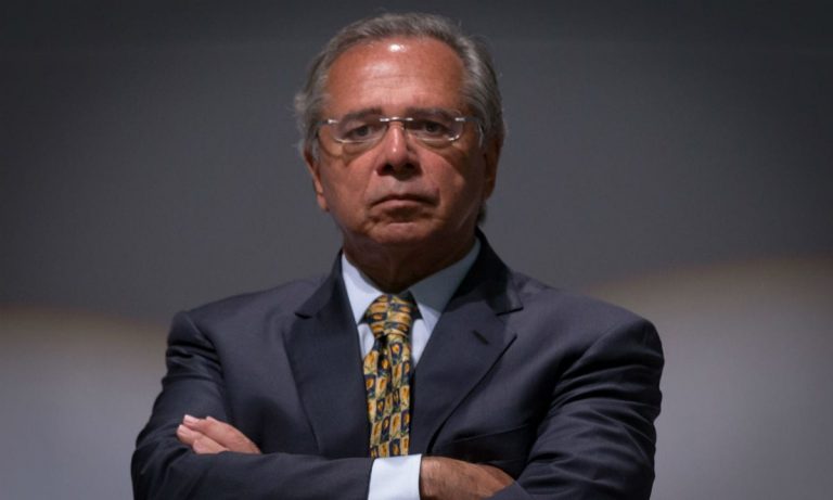Guedes confirma prorrogação por dois meses do auxílio emergencial