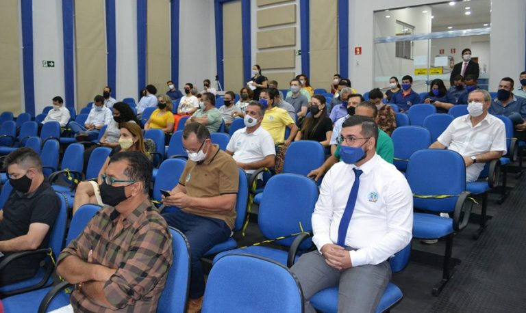 ACEN e UEMS realizam debate eleitoral em Naviraí