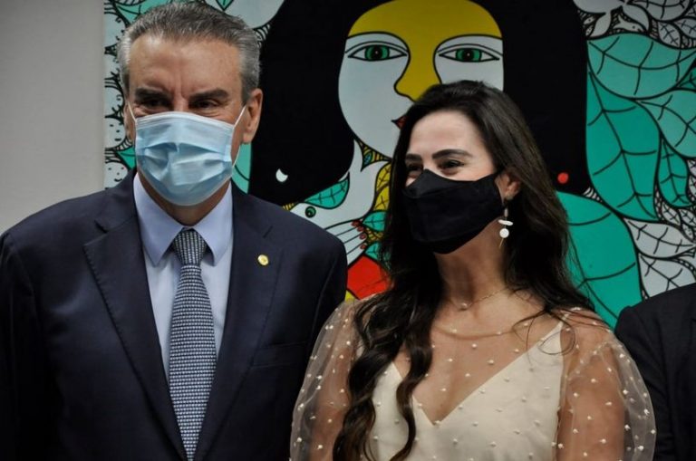 Projeto de lei homenageia deputado Onevan de Matos