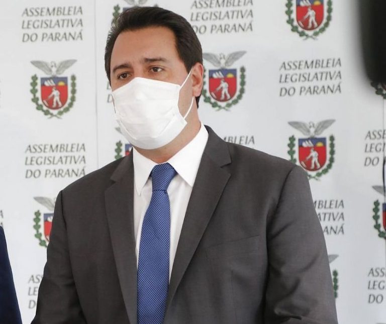 Ratinho Junior assina carta de governadores e confronta postura de Bolsonaro pela primeira vez na pandemia