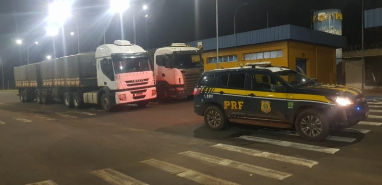 Carretas bitrem furtadas que seriam usados para o contrabando são recuperadas em Guaíra