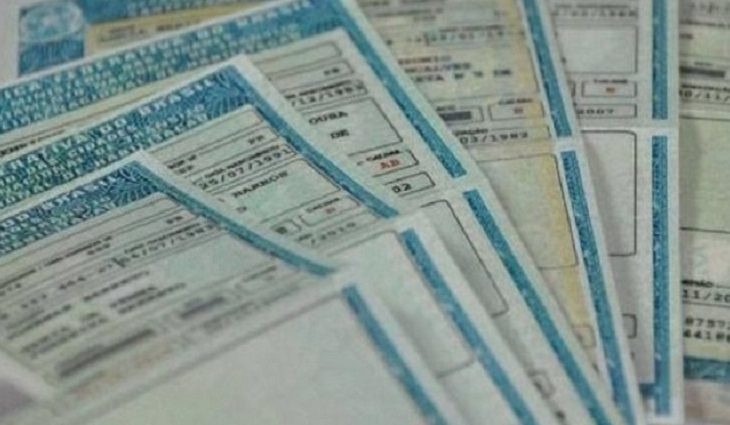 Renovação de CNH e emissão de licenciamento passam a ser exclusivos pela internet a partir da próxima segunda-feira