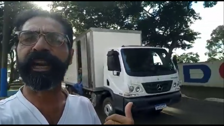 Caminhão da Coleta Seletiva continua realizando o trabalho pelos bairros em Mundo Novo
