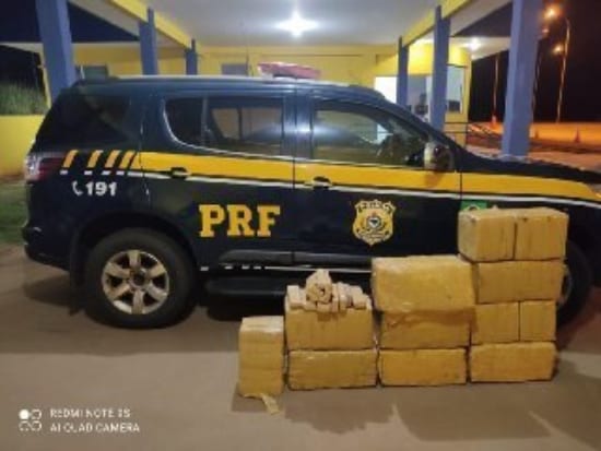 Carro é apreendido com 271 kg de maconha na BR-163 e motorista foge em MS