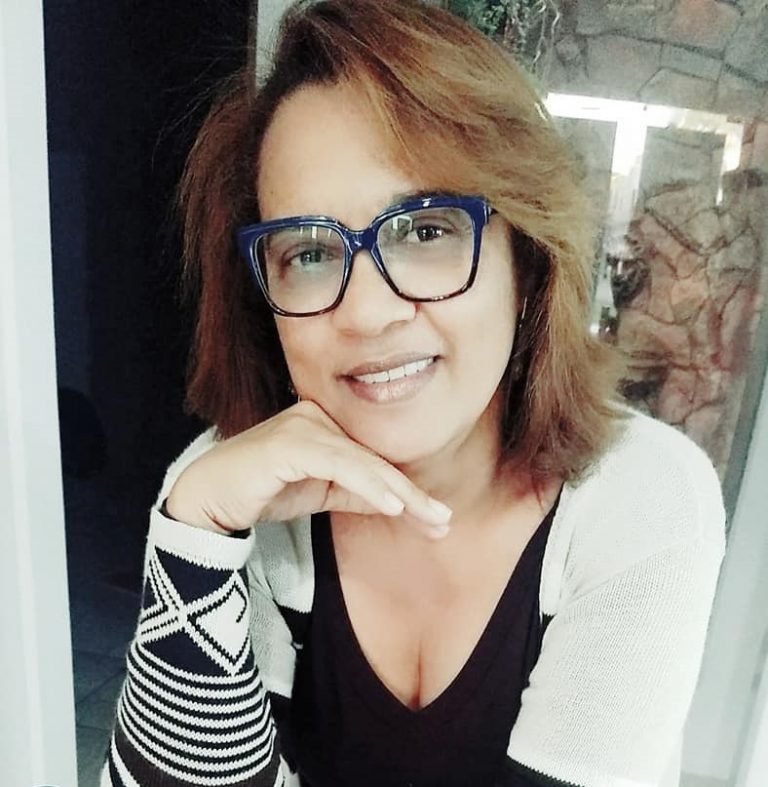 Professores de Naviraí prestam última homenagem à professora Carmem, vítima da Covid