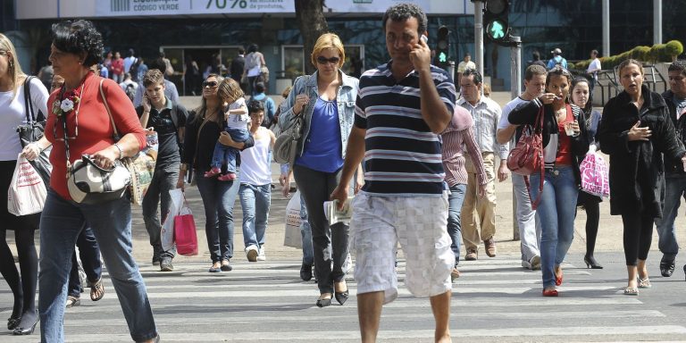 IBGE estima que desempregados no Brasil são 14,4 milhões