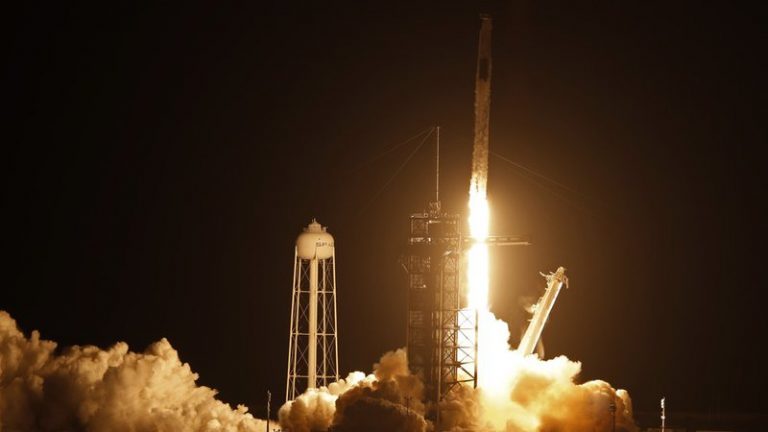 Nasa e SpaceX enviam quatro astronautas à Estação Espacial nesta sexta-feira