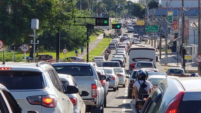 Validade de CNH, cadeirinha e faróis: Confira as principais mudanças no Código de Trânsito Brasileiro