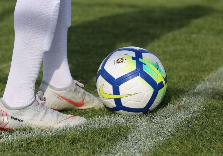 Uefa anuncia sanções a clubes, após acordo com desertores da Superliga