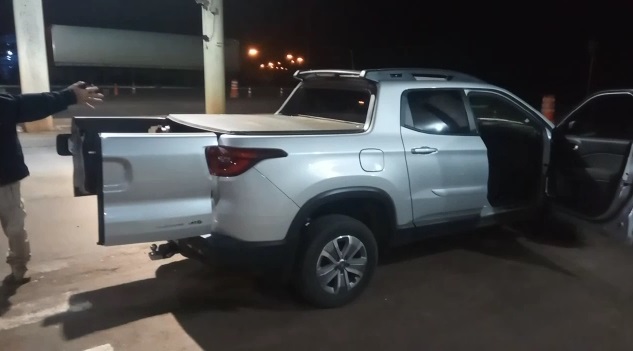 Caminhonete carregada com 199kg de maconha é abandonada em Guaíra