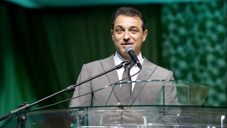 Governador de Santa Catarina escapa de impeachment pela segunda vez