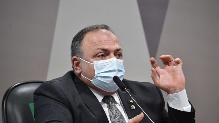 Pazuello diz que havia plano de combate à pandemia; muito não foi implementado
