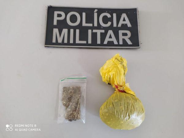 Polícia Militar apreende adolescente por porte de drogas