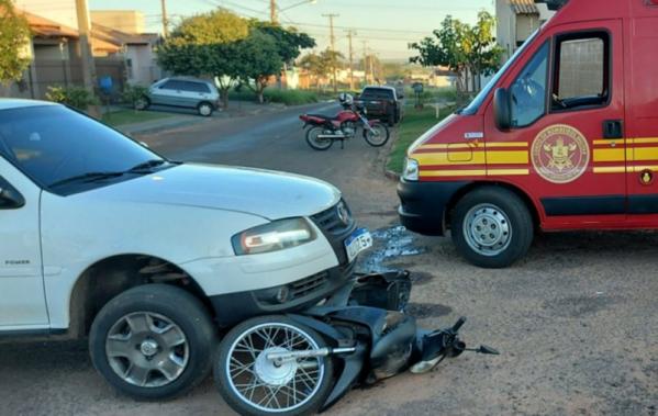 Corpo de Bombeiros de Naviraí socorre vítima de acidente