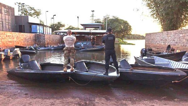 Polícia Militar de Eldorado apreende 03 embarcações