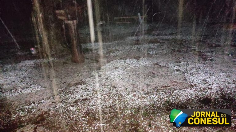 temporal com granizo formou ‘tapete branco’ e assustou moradores de Iguatemi