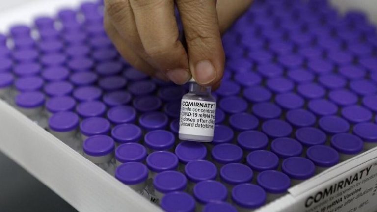 Eficácia da Coronavac será questionada na Justiça e médicos sugerem imunização com outras vacinas