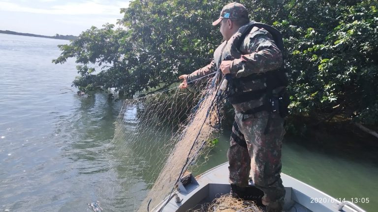 PMA autua 19 infratores, aplica 52 mil em multas, prende 6 por crimes de pesca predatória, porte ilegal de arma e recupera veículo na Operação Corpus Christi/Big Fish III
