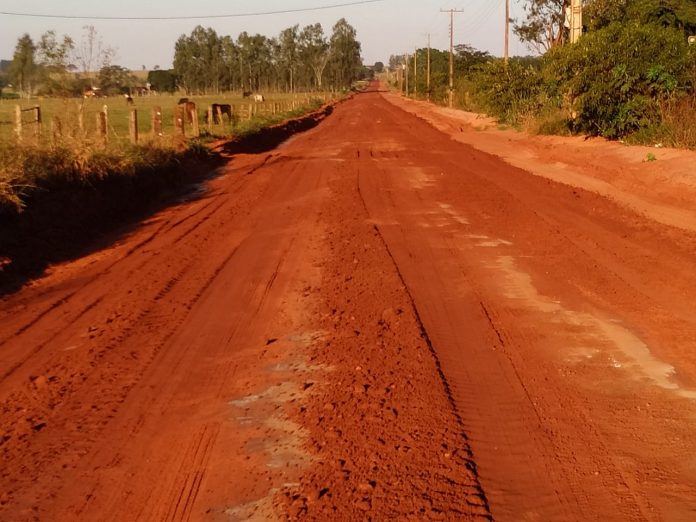 A prefeitura de Itaquiraí, por meio da secretaria municipal de obras, segue com o cronograma de recuperação das estradas vicinais