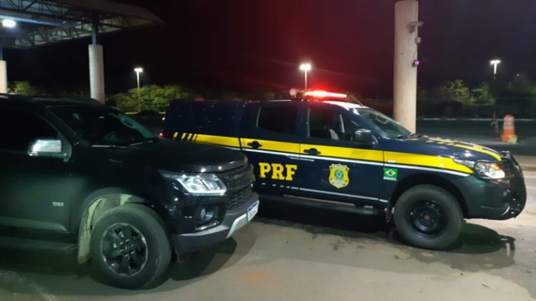 PRF recupera caminhonete furtada em Cascavel, na Ponte Ayrton Senna