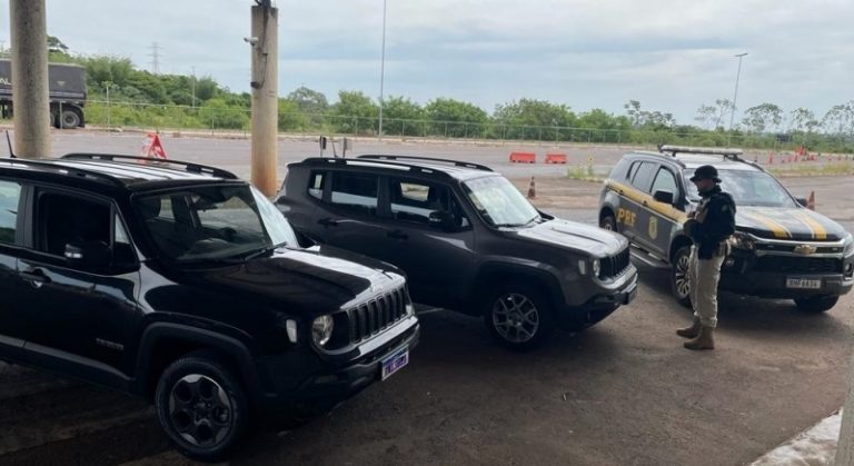 PRF impede que carros sejam levados ao Paraguai e prendem três homens em Guaíra