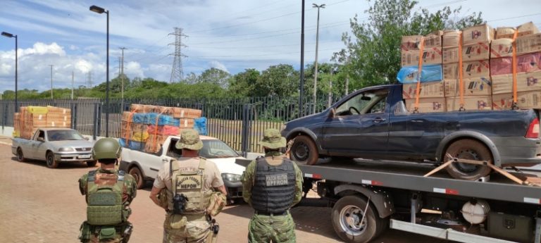 PF, BPFron e Exército apreendem três veículos com cigarros em Guaíra